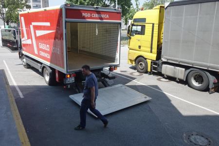 DONACIJA PREHRAMBENIH IZDELKOV ZA GASILCE - Foto- Tine Šubic_06